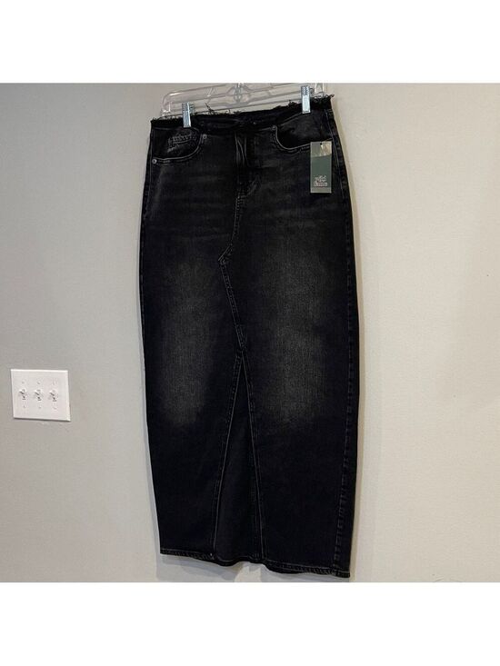 wild fable Dresses & Skirts - NWT Wild Fable Black Denim Skirt Size 6
